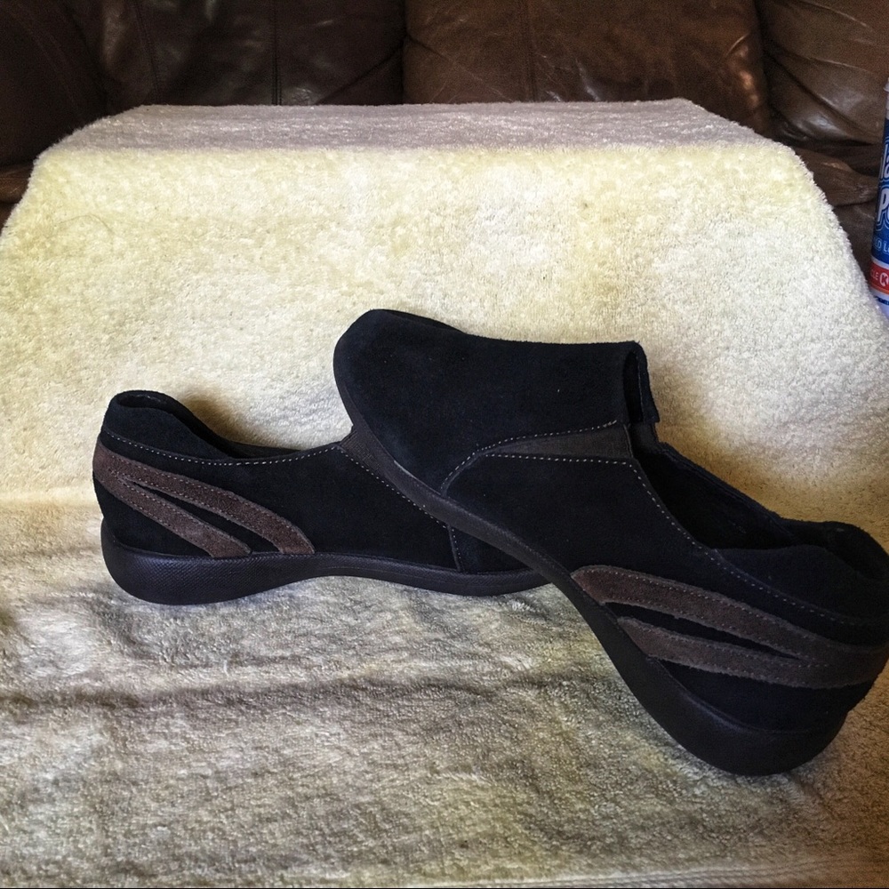 Peace Moccasins Blk/Brown Slip Ons “Denise” Sz 9.5